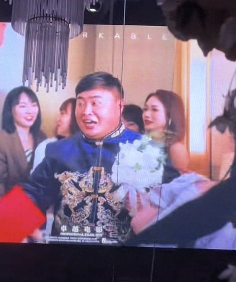 突传喜讯！网红李炮儿正式结婚现场画面曝光妻子长相温婉大气！(图7)