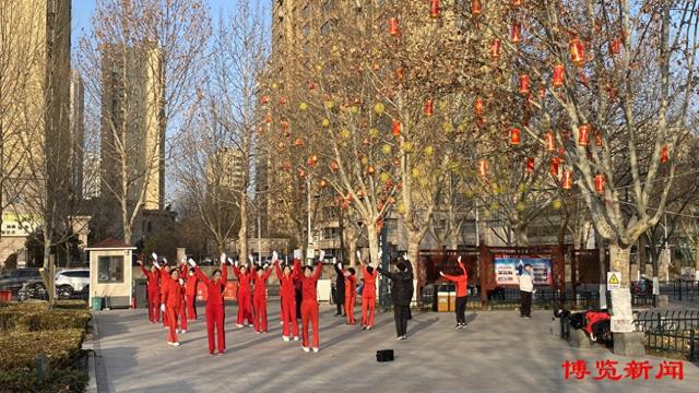 淄博：过年运动两相宜(图1)