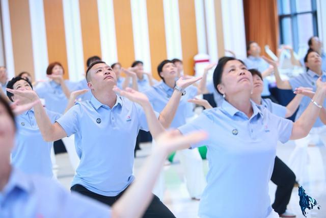 澳门人威尼斯官网中华全国体育基金会 – 香港会中国职工健身气功指导员培训班在南平(图2)