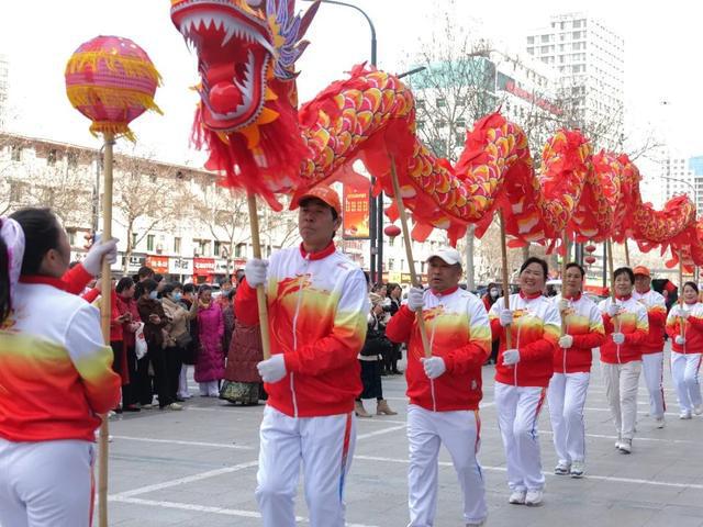 秦都区兴趣链党建联盟举办千人健身操舞活动(图2)